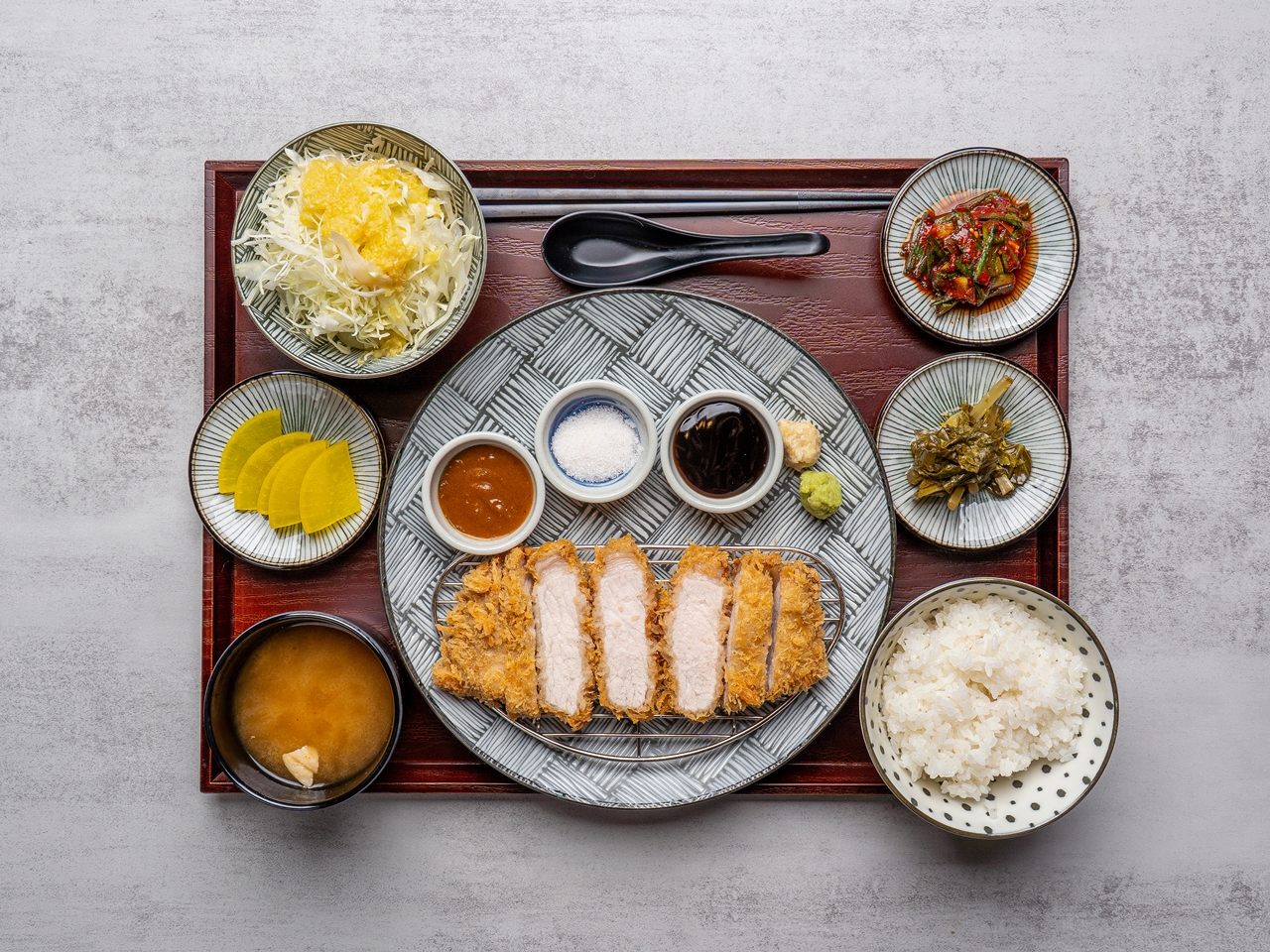 숯불 숙성등심 카츠 정식