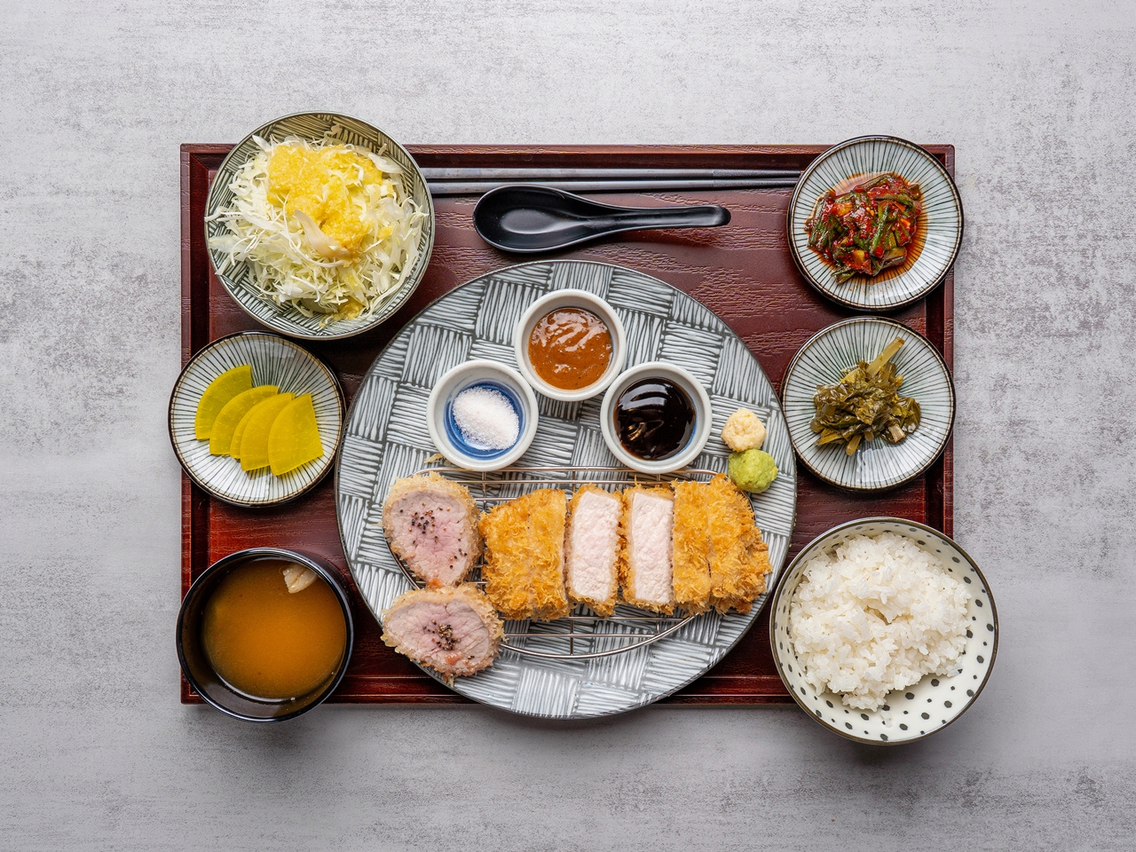 숯불 믹스 카츠 정식