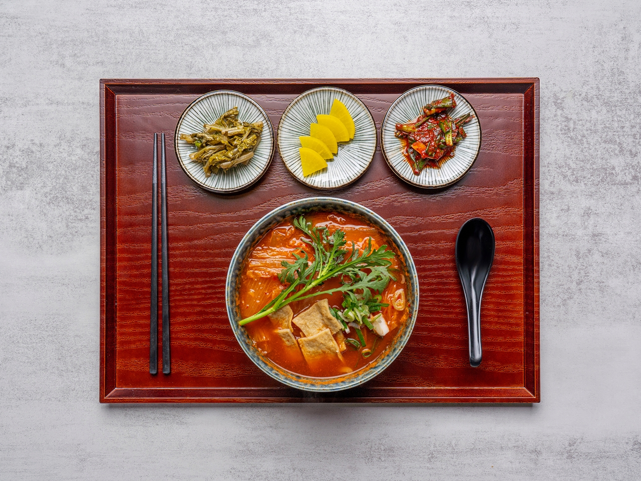 얼큰 묵은지 우동