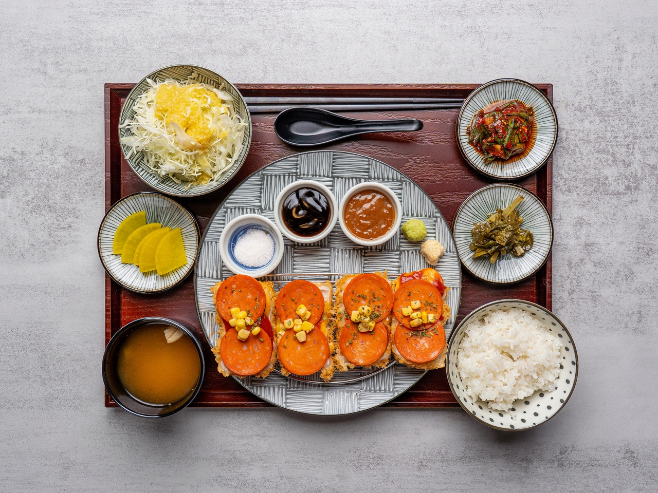 숯불 딥치즈 페페로니 카츠