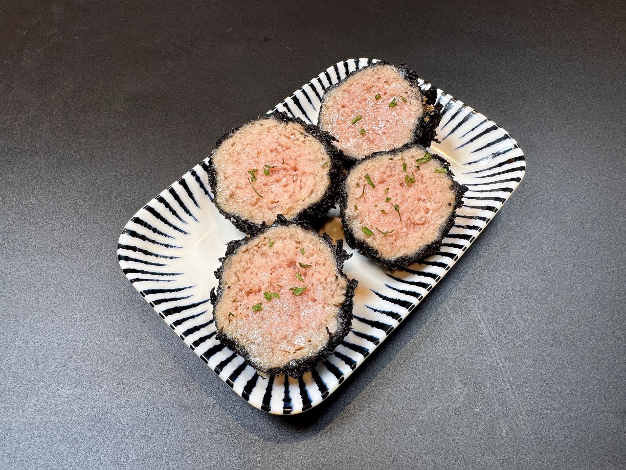 블랙 멘치카츠